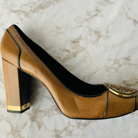 Tory Burch Camel Chunky Buckle Round Toe Pumps - Picture 4 of 6